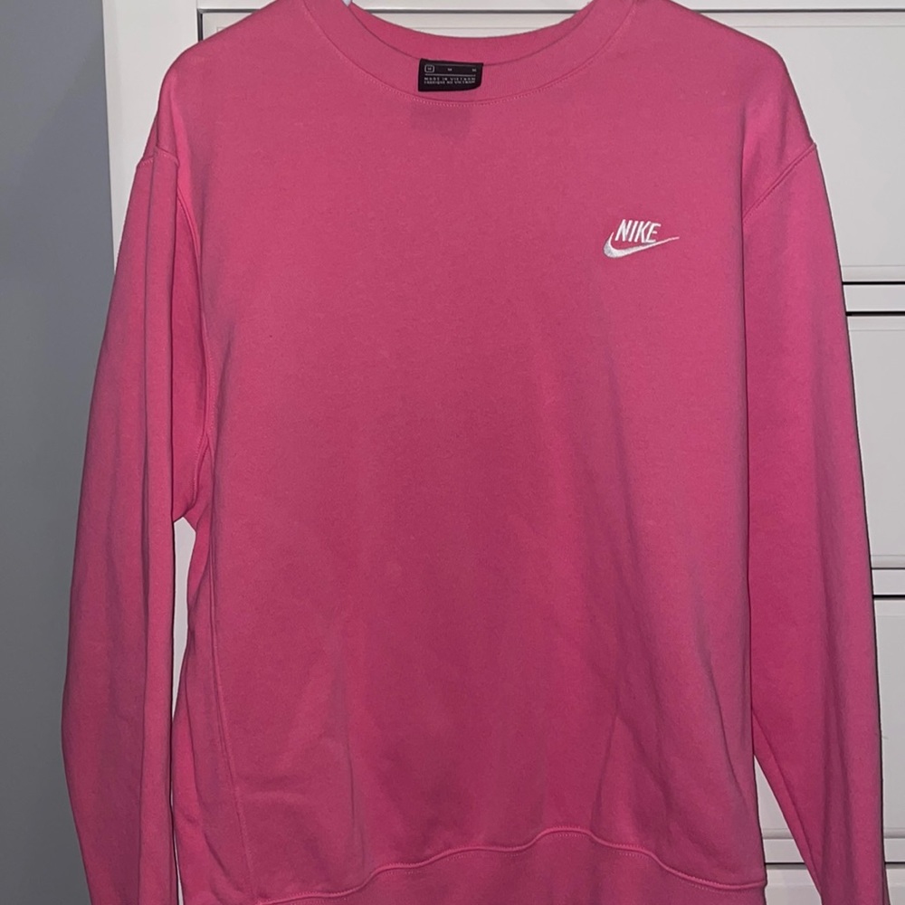 hot pink nike crew